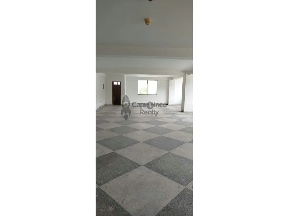 ALQUILER DE OFUCINA O LOCAL COMERCIAL C.C PLAZA CITY 132 Mts2 - 3