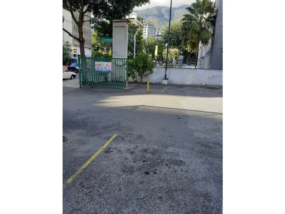 Vendo local 1170m2 Altamira 0461 - 3