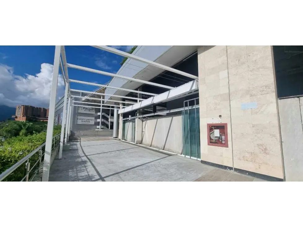 Vendo local comercial gastronomico 137m2 C.C. Parque Cerro Verde 0148 - 11