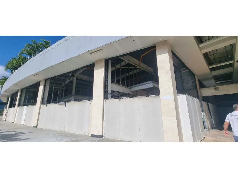 Vendo local comercial gastronomico 137m2 C.C. Parque Cerro Verde 0148 - 4