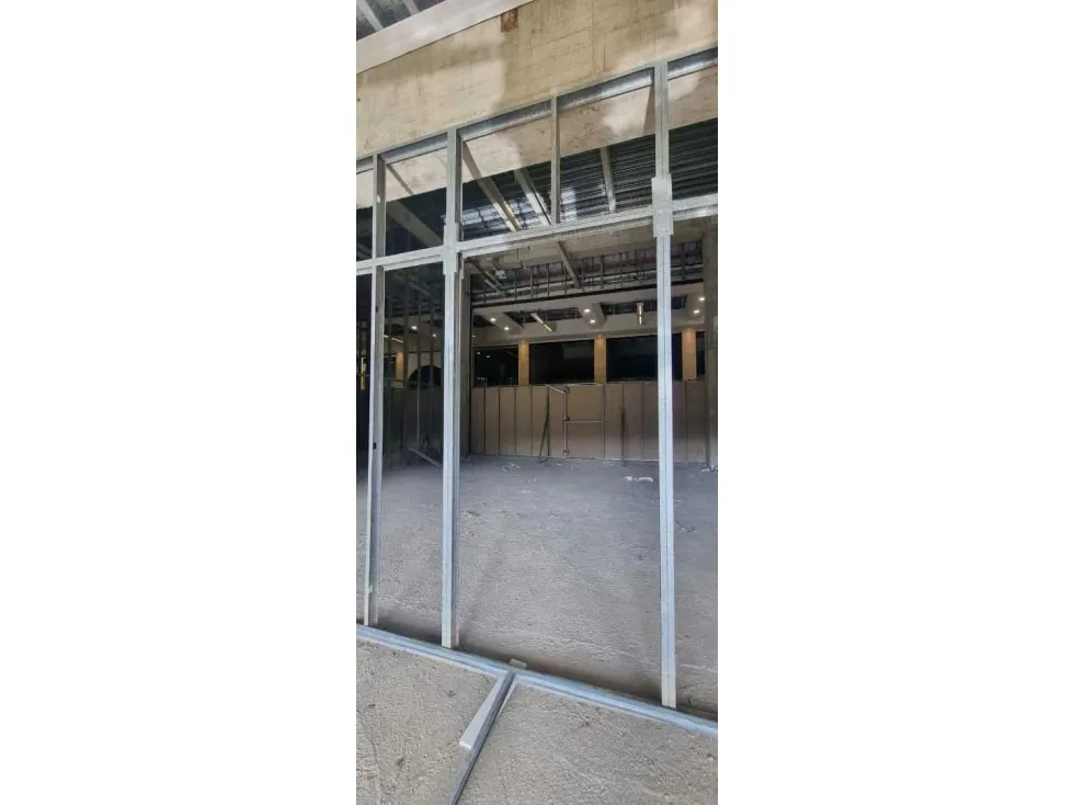 Vendo local comercial gastronomico 137m2 C.C. Parque Cerro Verde 0148 - 7