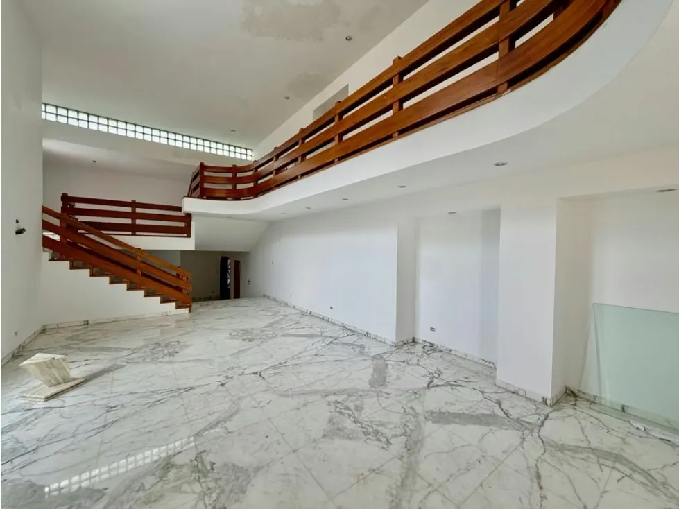 Se vende casa 650m2 5h+s/5b/4p Colinas de Tamanaco - 17