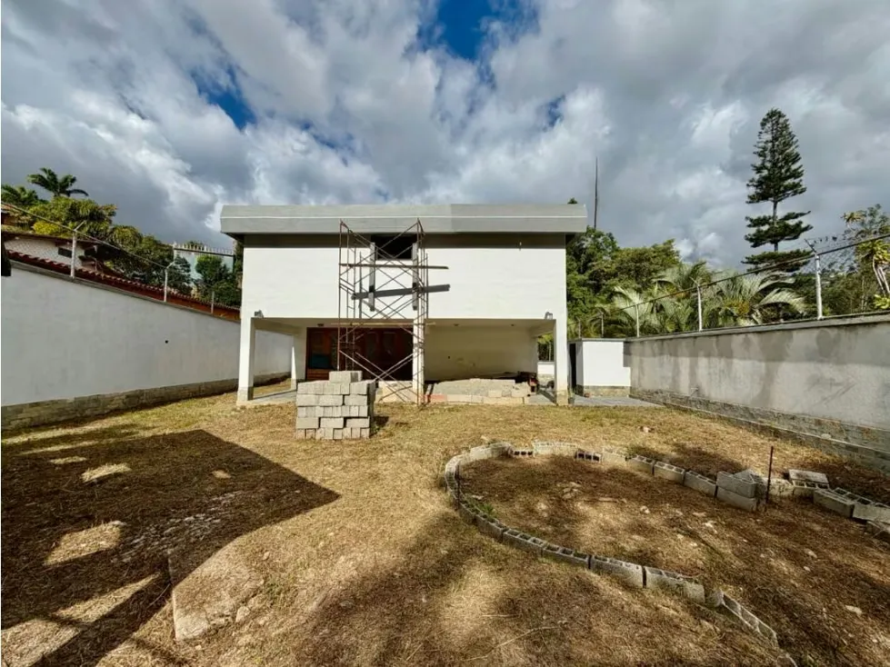Se vende casa 650m2 5h+s/5b/4p Colinas de Tamanaco - 3