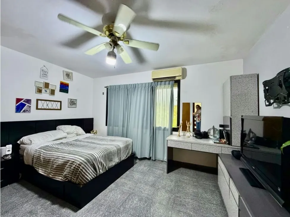 Se vende casa 650m2 5h+s/5b/4p Colinas de Tamanaco - 23