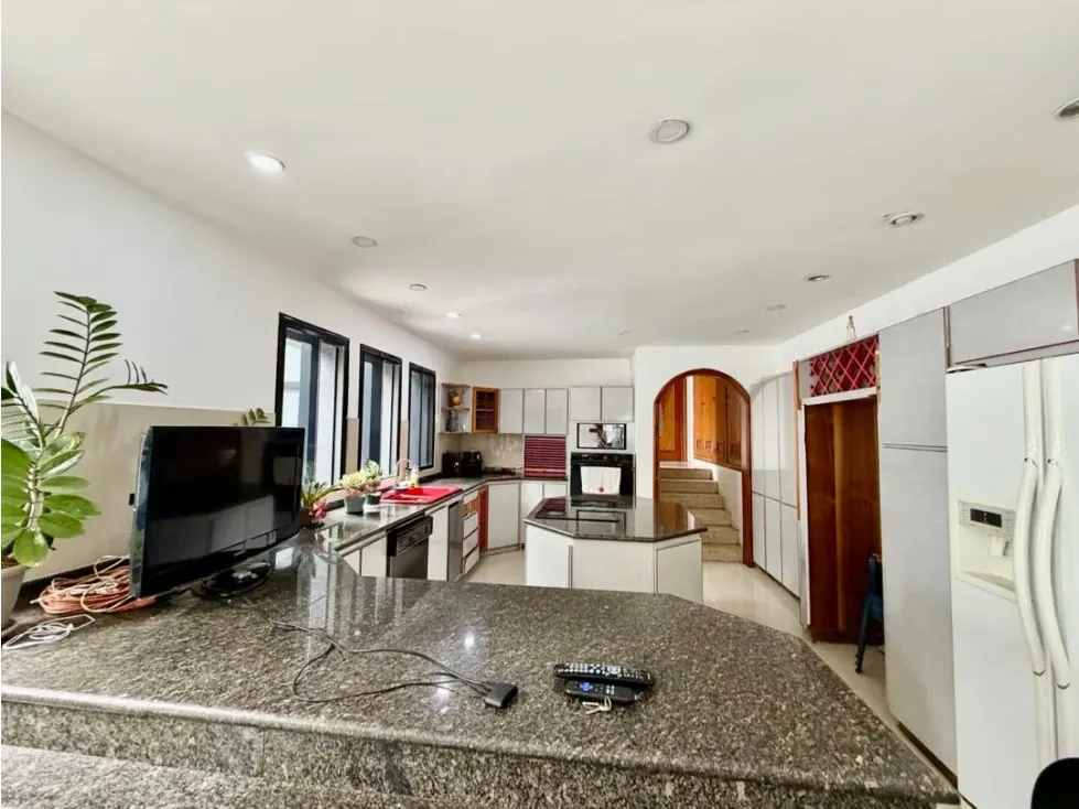 Se vende casa 650m2 5h+s/5b/4p Colinas de Tamanaco - 7