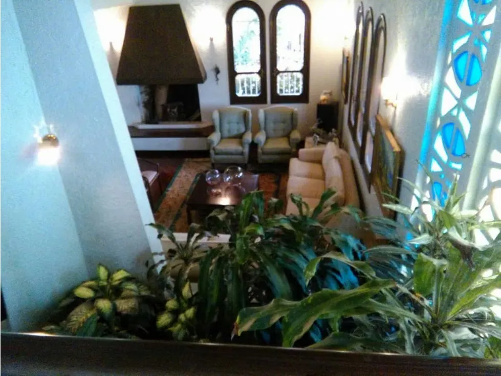 Vendo casa 1500m2 10h/8b/10p San Antonio de los Altos 4052 - 11