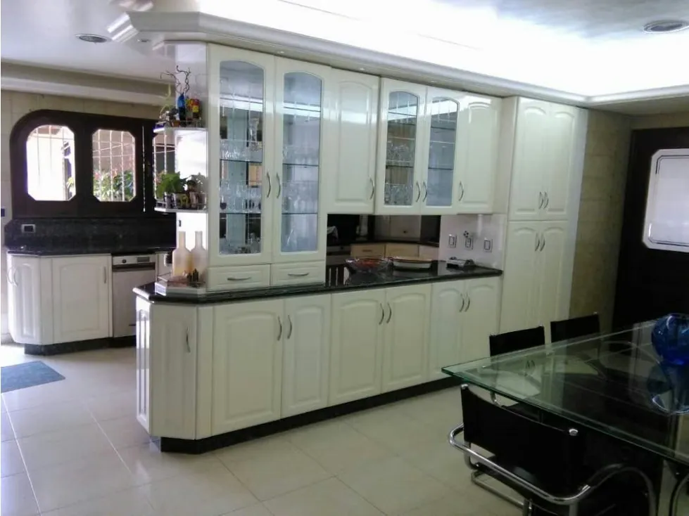 Vendo casa 1500m2 10h/8b/10p San Antonio de los Altos 4052 - 12