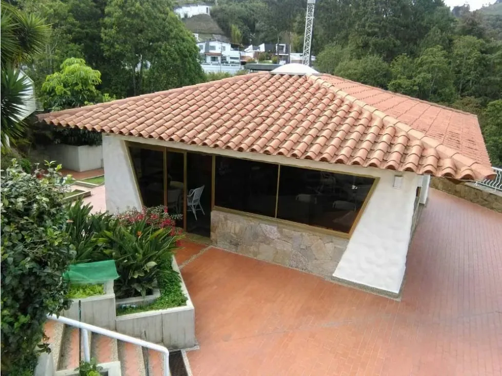 Vendo casa 1500m2 10h/8b/10p San Antonio de los Altos 4052 - 4