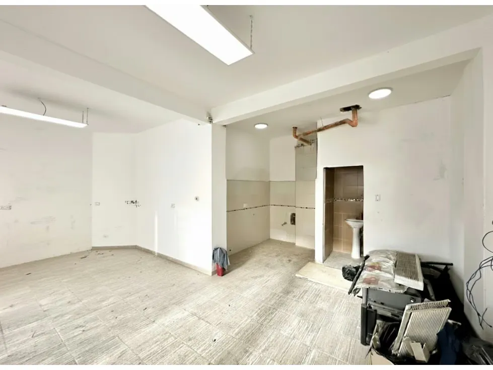 Vendo local comercial a pie de calle 45m2 Chacao 7681 - 4