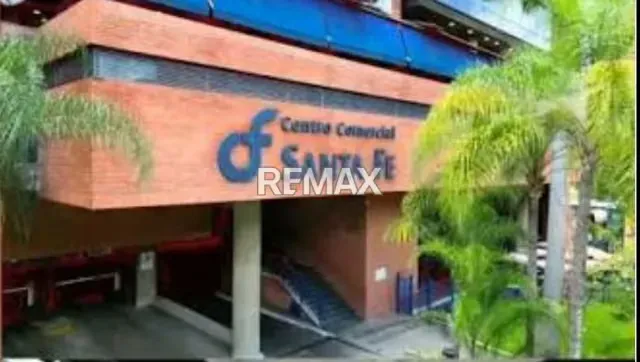 Se alquila local con gran potencial en el Centro Comercial Santa Fe - 3