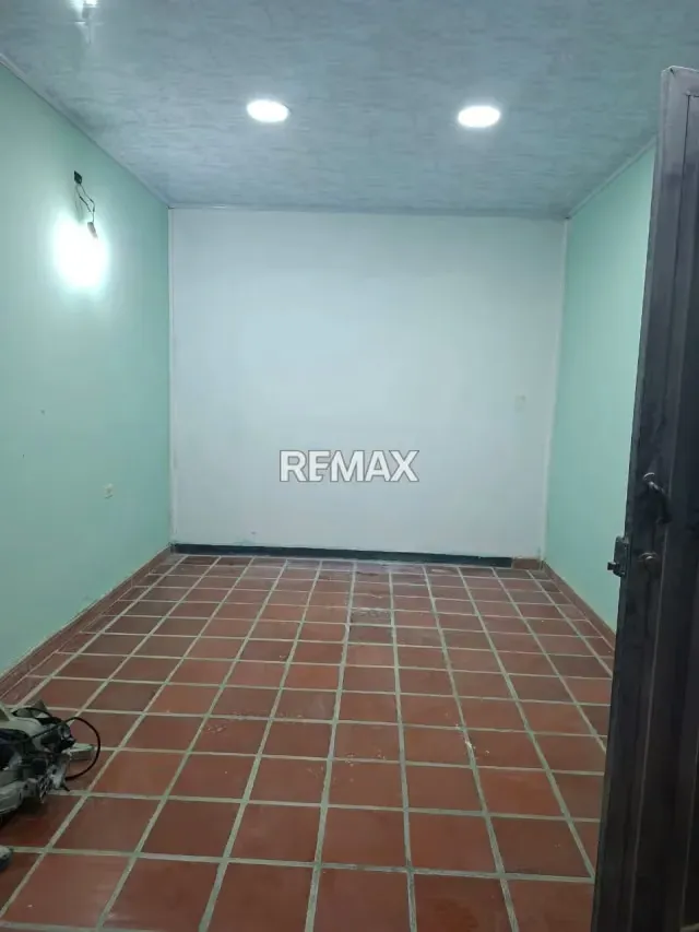 Espectacular Propiedad Multifamiliar: 900 m² de Terreno Propio, Casa + 2 Apartamentos Independientes – Vía El Mirador - 3
