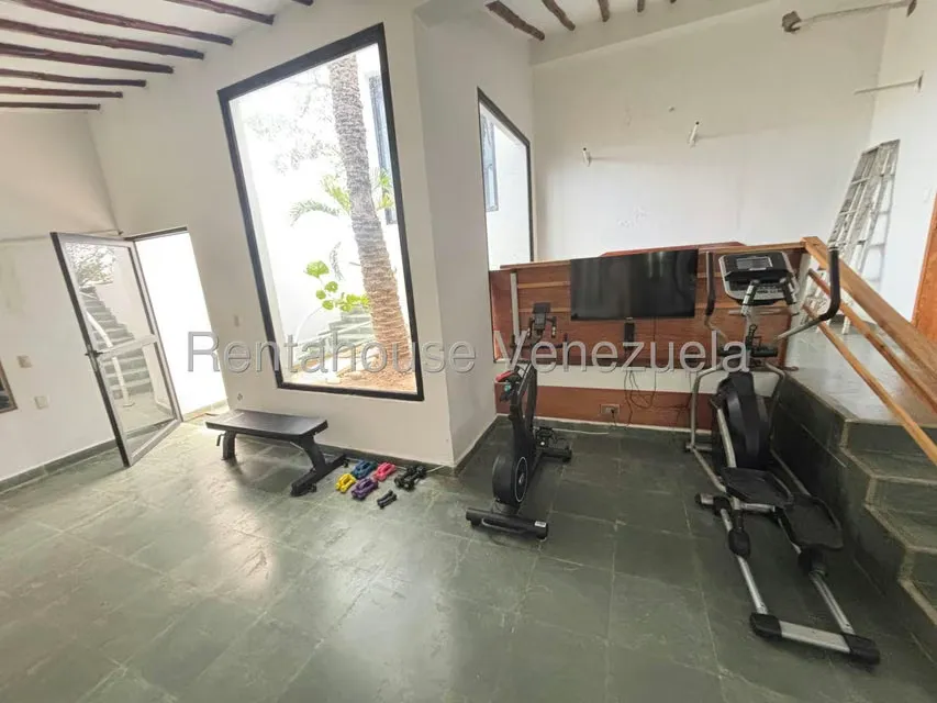 Casa (Multipes Niveles) en Venta en Juangriego, Nueva Esparta - 3