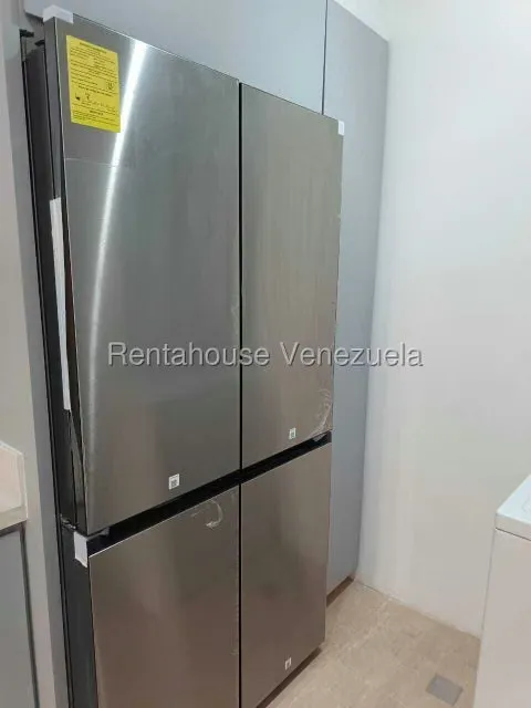 Apartamento (1 Nivel) en Alquiler en Lomas de Las Mercedes, Distrito Metropolitano - 11