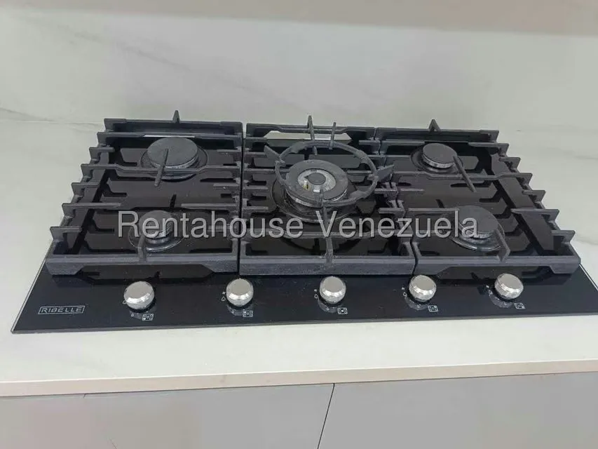 Apartamento (1 Nivel) en Alquiler en Lomas de Las Mercedes, Distrito Metropolitano - 13
