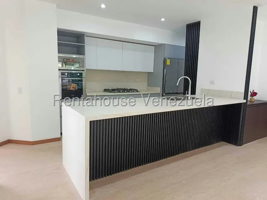 Apartamento (1 Nivel) en Alquiler en Lomas de Las Mercedes, Distrito Metropolitano - 3