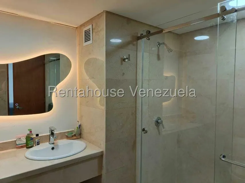 Apartamento (1 Nivel) en Alquiler en Lomas de Las Mercedes, Distrito Metropolitano - 31