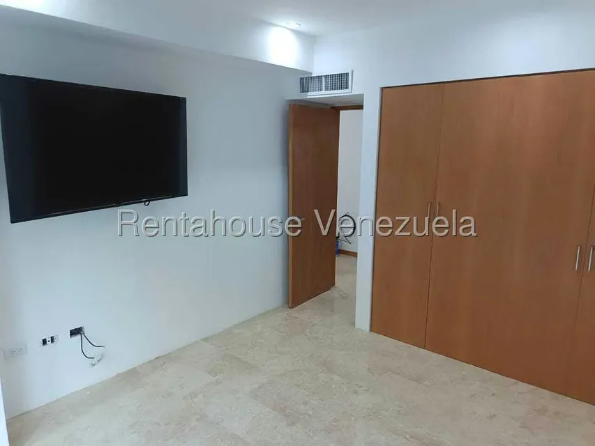 Apartamento (1 Nivel) en Alquiler en Lomas de Las Mercedes, Distrito Metropolitano - 33