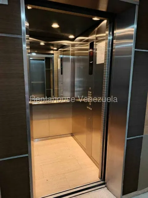 Apartamento (1 Nivel) en Alquiler en Lomas de Las Mercedes, Distrito Metropolitano - 56
