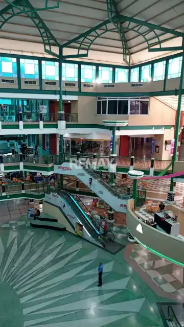 Cómodo Local en Alquiler en C.C. Puente Real - Nueva Barcelona -
