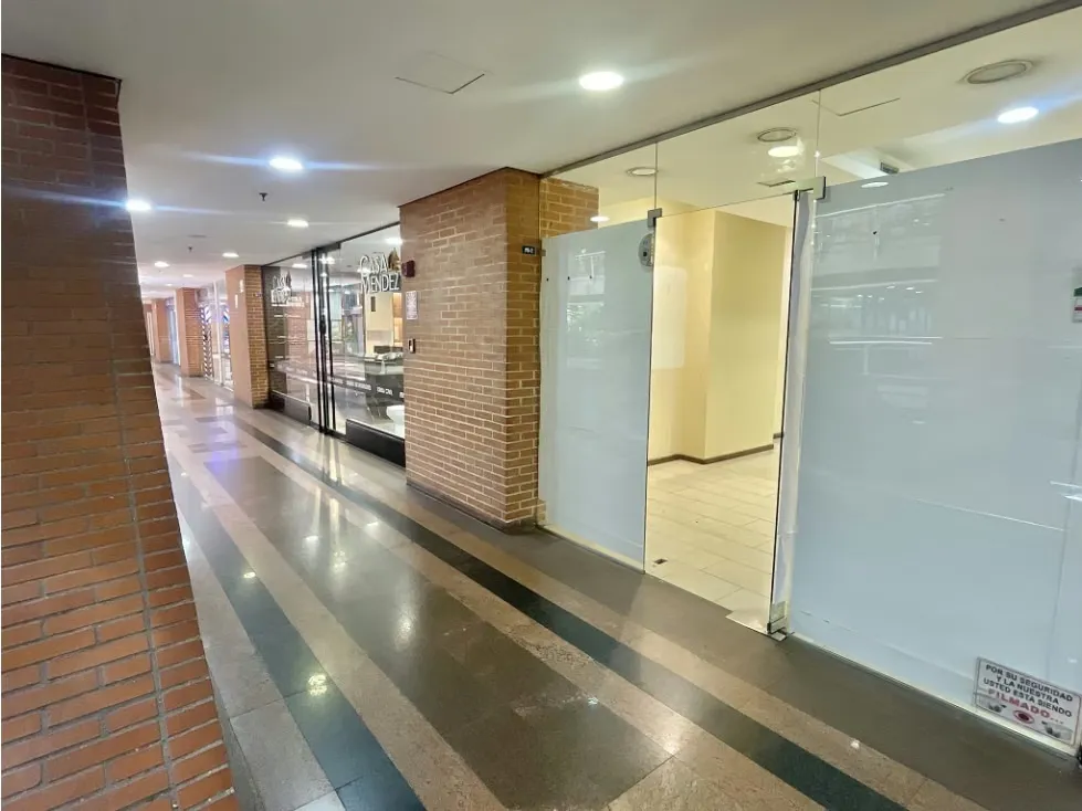 Se alquila local 52 m2 El Cafetal CC Plaza Las Américas II
