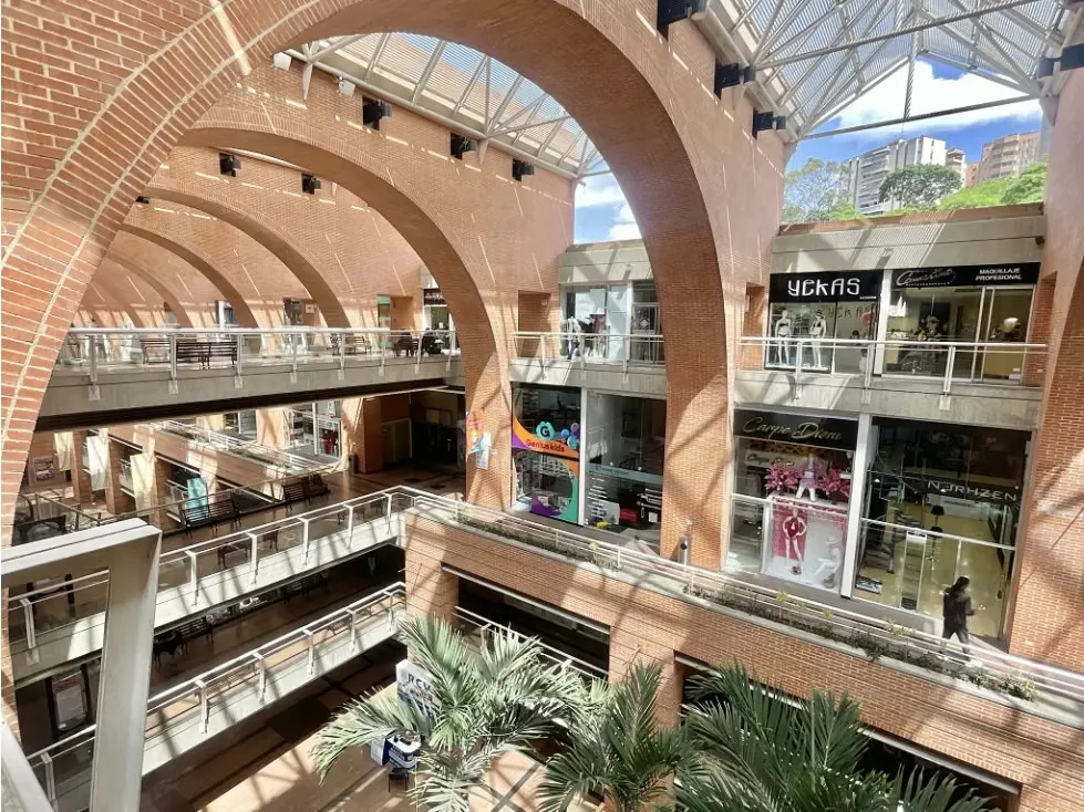 Se alquila local 52 m2 El Cafetal CC Plaza Las Américas II - 2