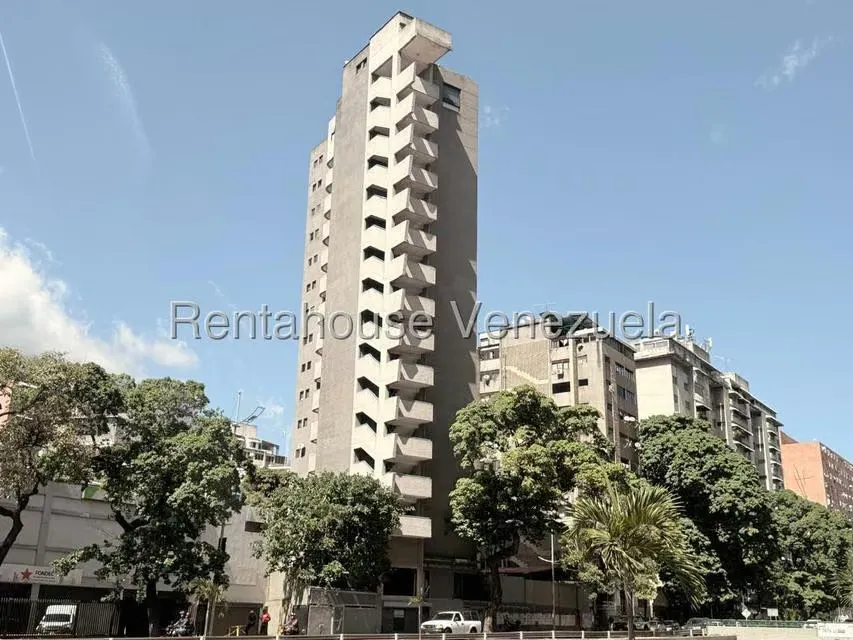 Oficina en Alquiler en Los Cedros, Distrito Metropolitano