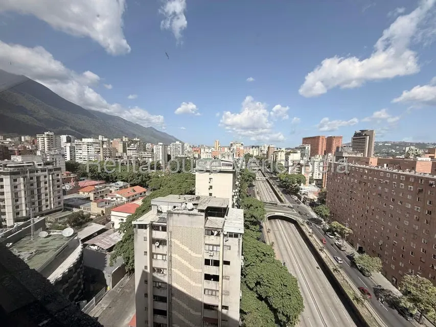 Oficina en Alquiler en Los Cedros, Distrito Metropolitano - 5