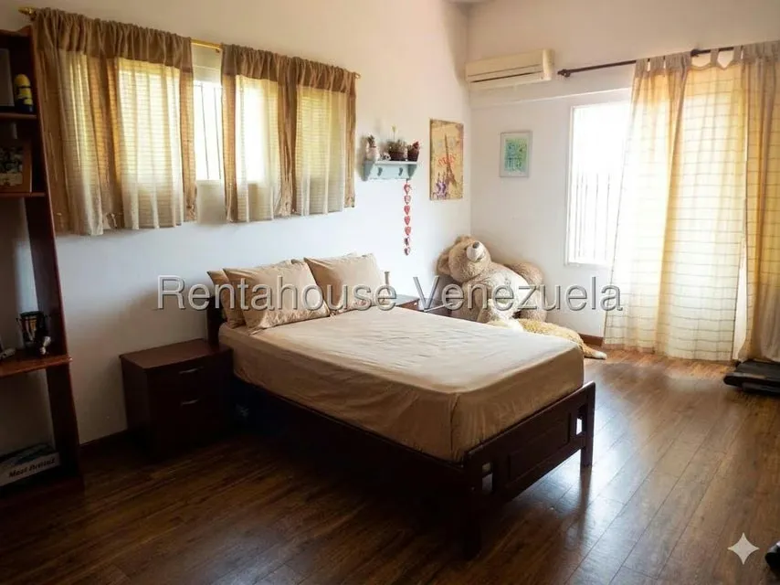 Casa (Multipes Niveles) en Venta en Loma Larga, Distrito Metropolitano - 28