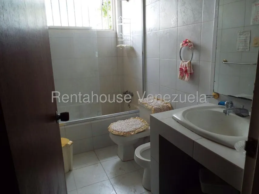 Casa (Multipes Niveles) en Venta en Loma Larga, Distrito Metropolitano - 36