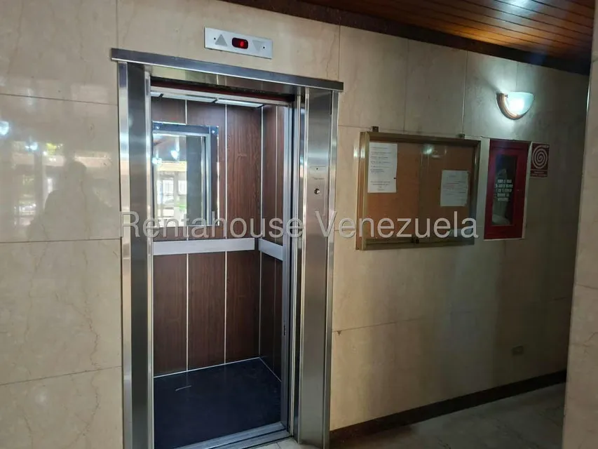 Apartamento (1 Nivel) en Venta en Parroquia La Candelaria, Distrito Metropolitano - 5