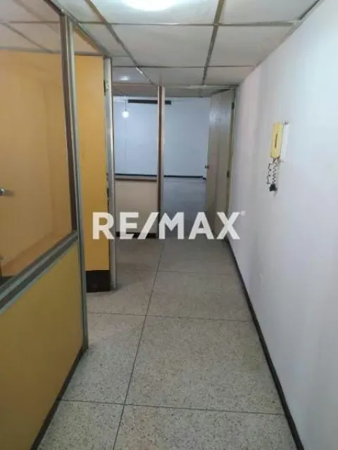 Amplio local en venta en una excelente ubicación en Parroquia San Juan - 3