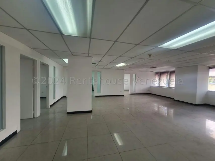 Oficina en Venta en Los Palos Grandes, Distrito Metropolitano - 3