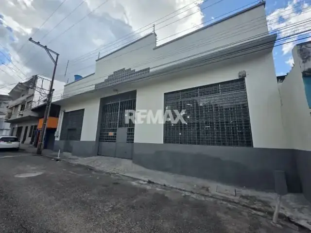 EN VENTA GALPÓN EN LA ERMITA Ubicado en Calle 12 entre Carreras 3 y 4,