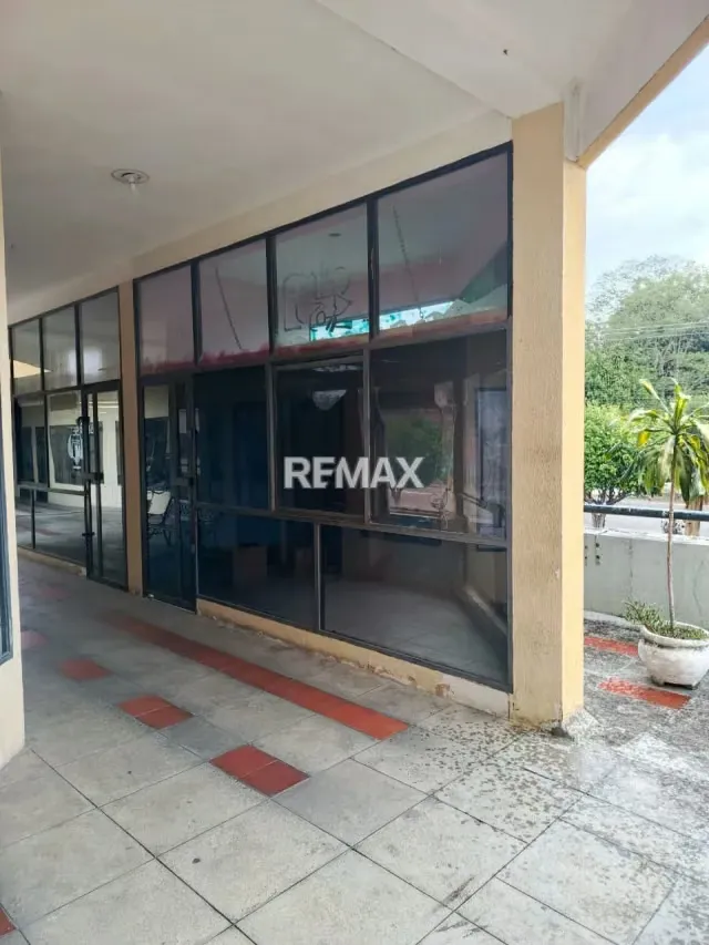 Local comercial en Venta CC. Aeroclub Carvajal - 2
