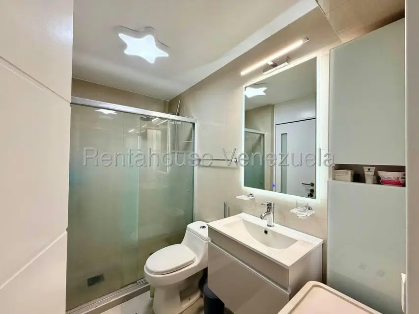 Apartamento (1 Nivel) en Venta en Los Dos Caminos, Distrito Metropolitano - 12