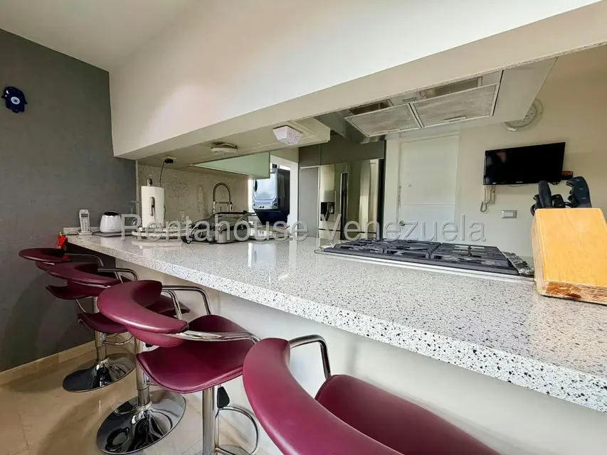 Apartamento (1 Nivel) en Venta en Los Dos Caminos, Distrito Metropolitano - 5