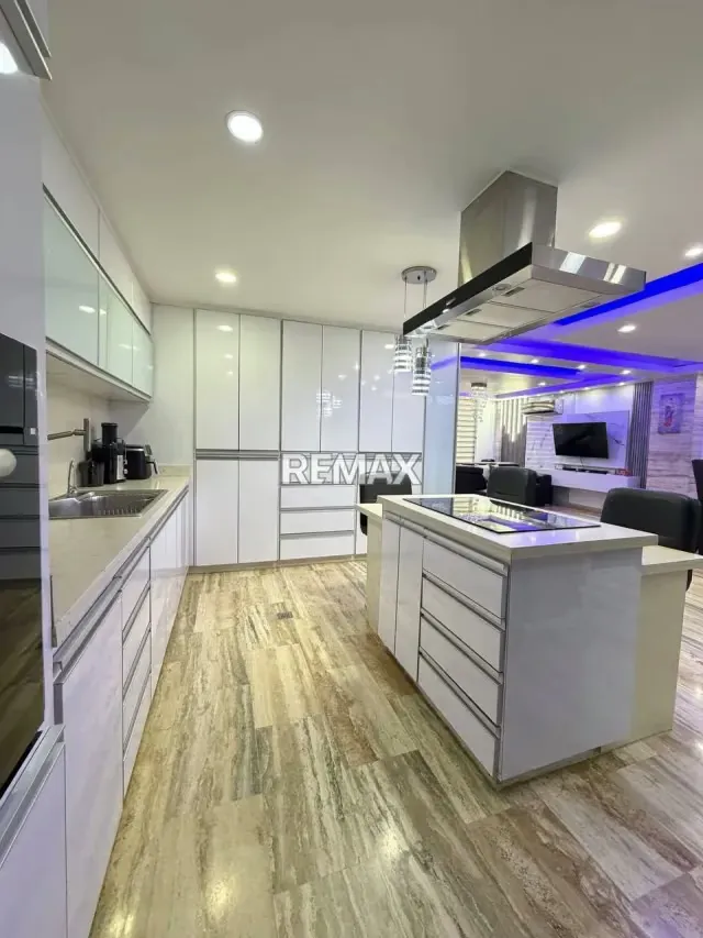 En venta espectacular Townhouse - 3