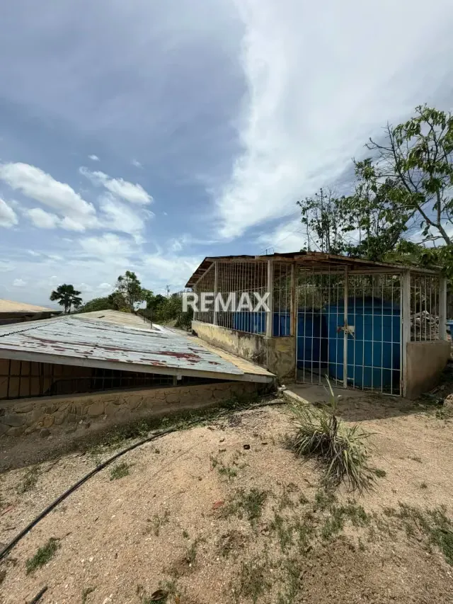 En Venta: Exclusiva Casa Granja con Vista Panorámica y Servicios Continuos – Vía Río Claro (Km 14) - 20
