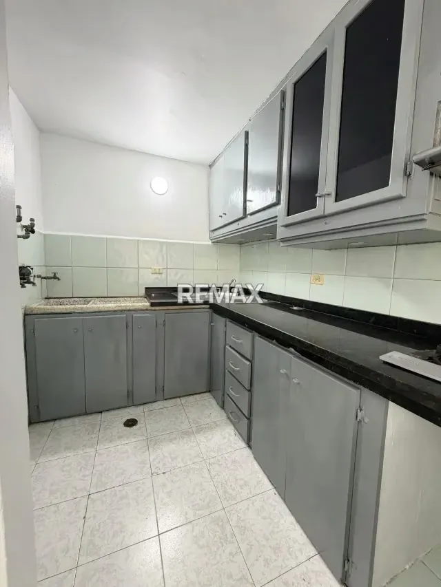 En venta Apartamento en Residencias Don Luis etapa nueva Avenida Principal las Vegas de Tariba, - 2