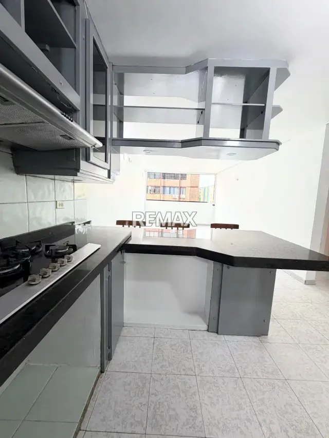 En venta Apartamento en Residencias Don Luis etapa nueva Avenida Principal las Vegas de Tariba, - 3