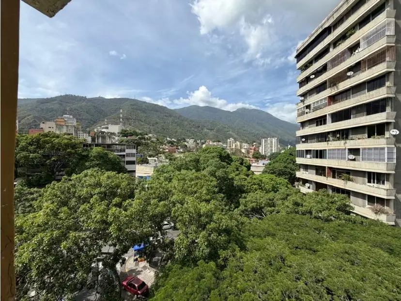 Se alquila Oficina 1300m² Los Caobos