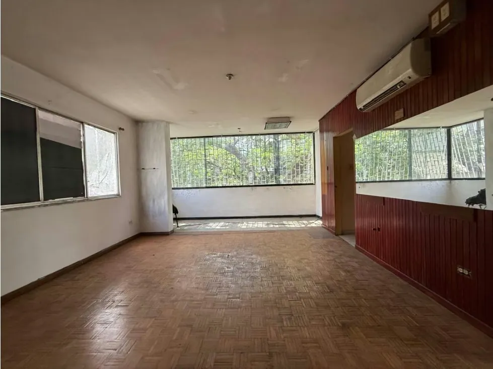 Se alquila Oficina 1300m² Los Caobos - 13