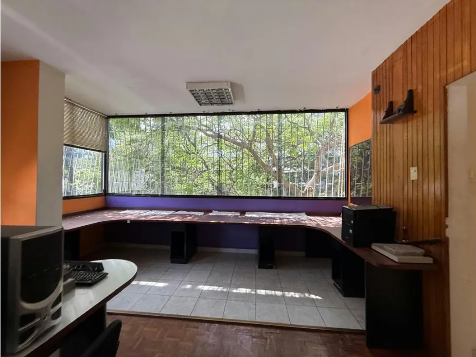 Se alquila Oficina 1300m² Los Caobos - 6