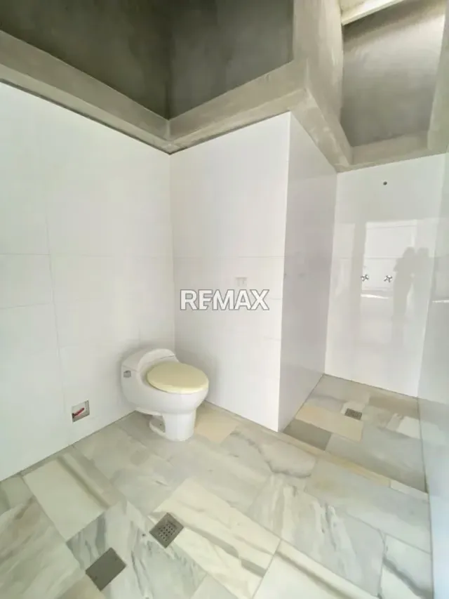 CASA EN VENTA URBANIZACION VILLA PARIS - 12