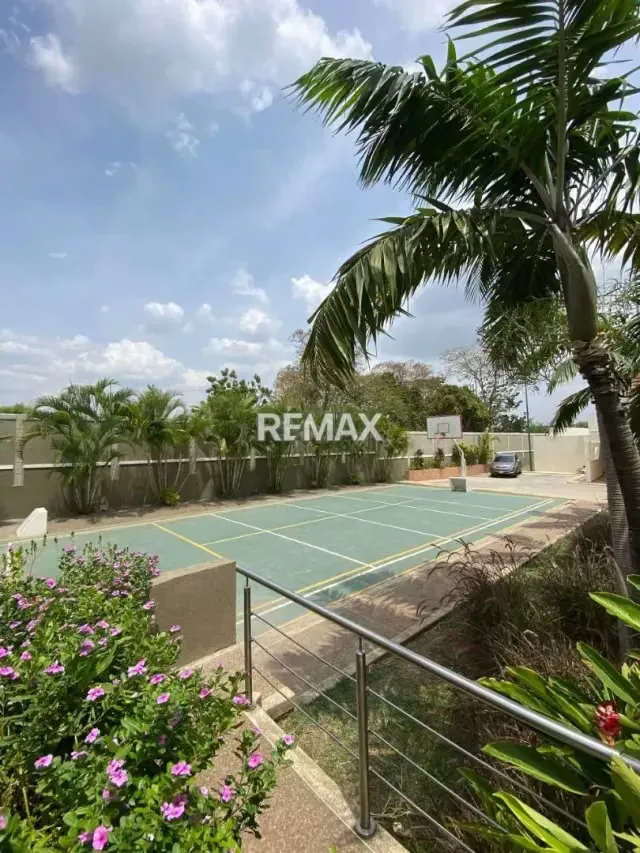 CASA EN VENTA URBANIZACION VILLA PARIS - 15