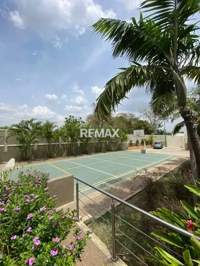 CASA EN VENTA URBANIZACION VILLA PARIS - 7