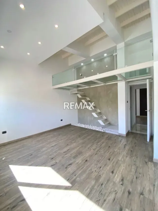 CASA EN VENTA URBANIZACION VILLA PARIS - 9