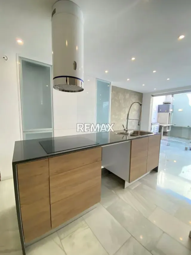 CASA EN VENTA URBANIZACION VILLA PARIS - 10