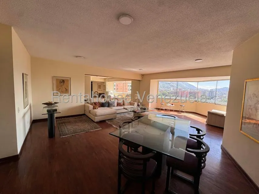 Apartamento (1 Nivel) en Venta en Los Dos Caminos, Distrito Metropolitano - 11