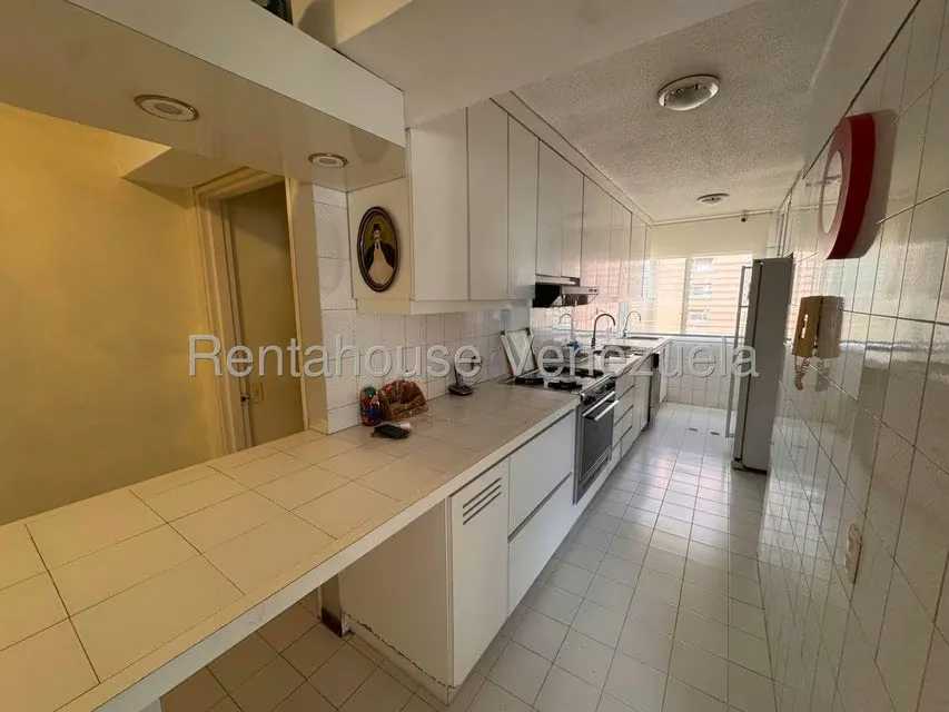 Apartamento (1 Nivel) en Venta en Los Dos Caminos, Distrito Metropolitano - 14